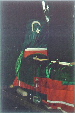 Rollstein bei einem Heiligengrab in ADANA, TÜRKEI